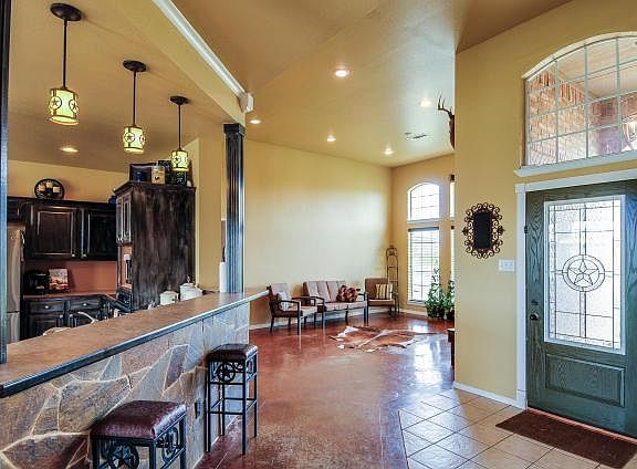 4th image of 709 Rock Hill Dr