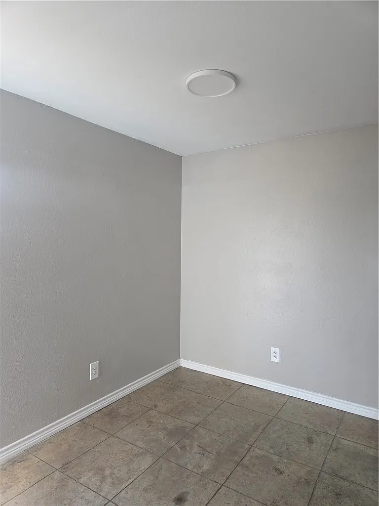 1 bed, 1.0 bath, 648 sqft, $800 — Photo 3