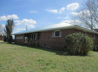 900 E Savannah St, Calhoun Falls, SC 29628