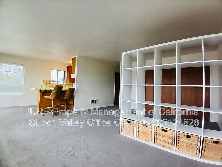 1104 E Cliff Dr #9 — Photo 3