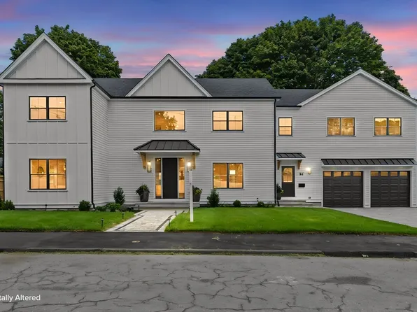 35 Fairview Ave, Lynnfield, MA 01940