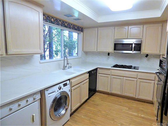 3rd image of 4240 Fulton Ave Unit 107