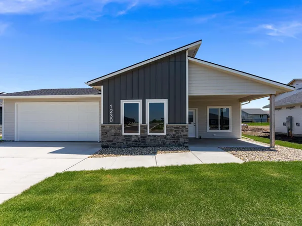 1230 N Titan Ave, Tea, SD 57064