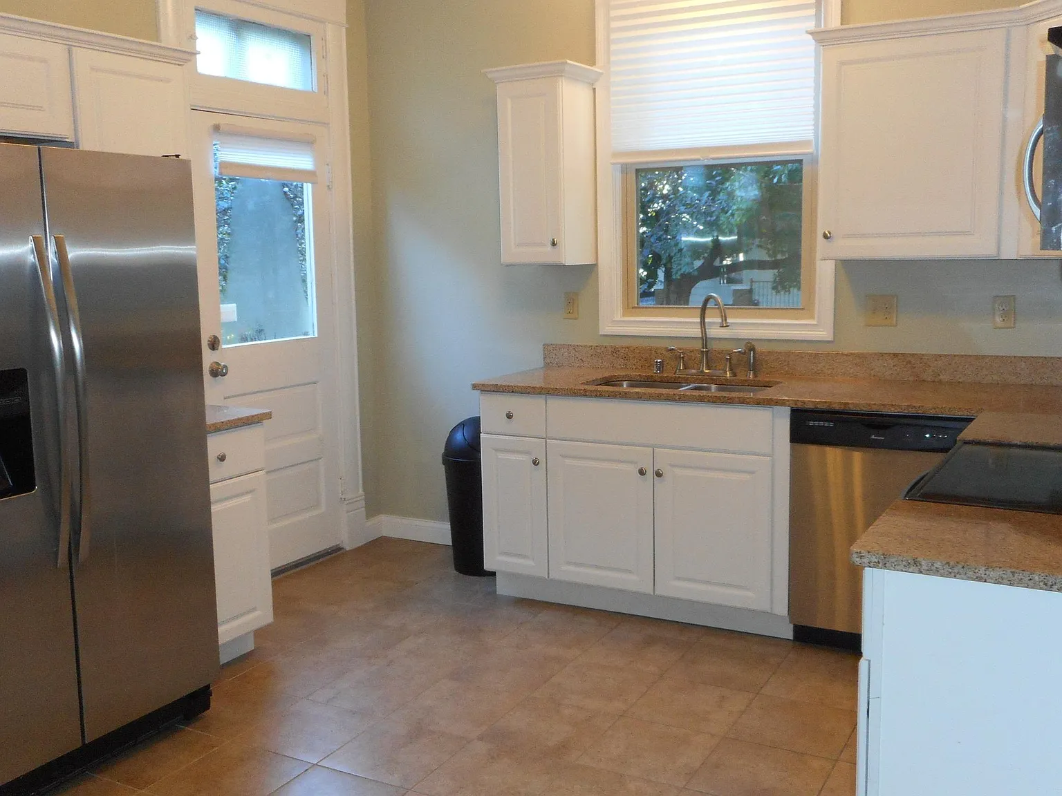 3 bed, 1100 sqft, $1,495 — Photo 4