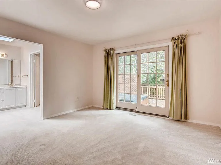 4118 209th Pl NE — Photo 10