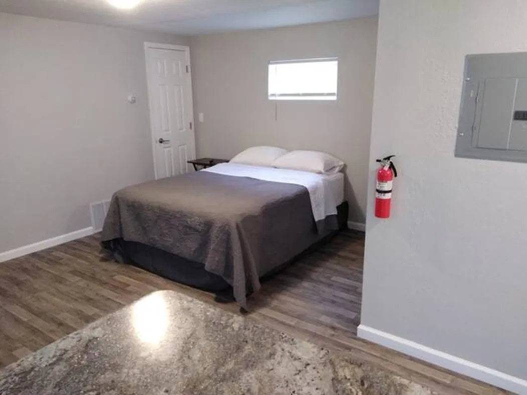 Studio, 500 sqft, $895 — Photo 3