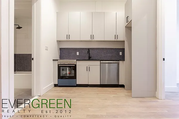 Rented by Pinn Realty | media 17