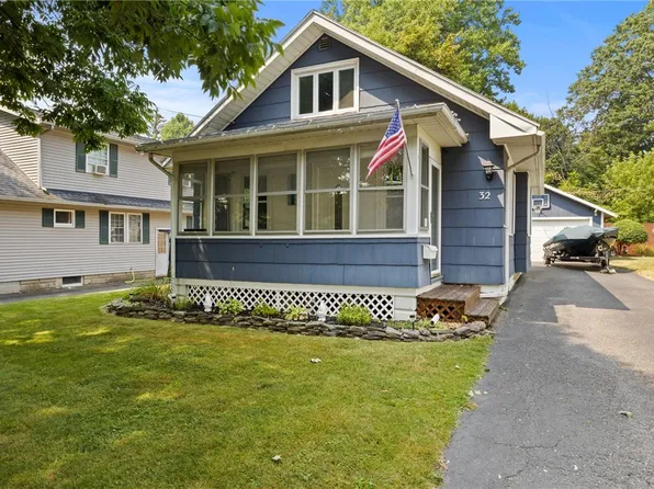 32 Brookridge Dr, Rochester, NY 14616