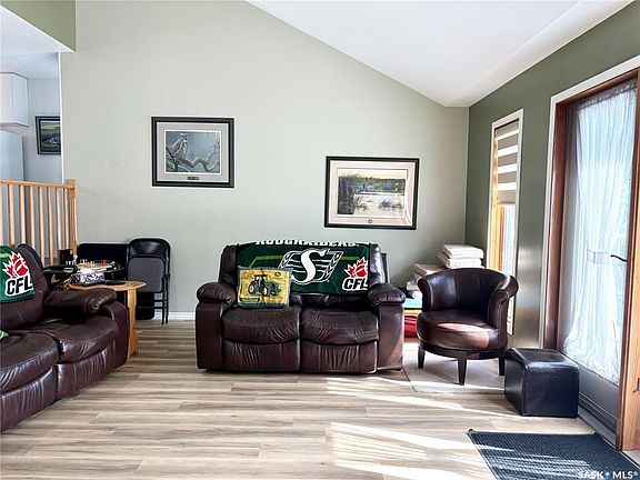 5th image of 230 Augusta PLACE