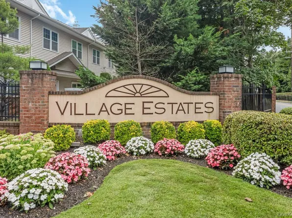130 Francesca Way, Amityville, NY 11701