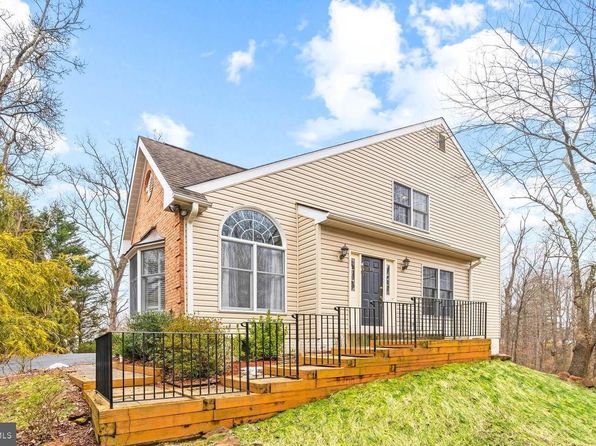 12925 Wheatland Rd, Fairfax, VA 22033
