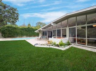 3736 Hayvenhurst Ave, Encino, CA 91436