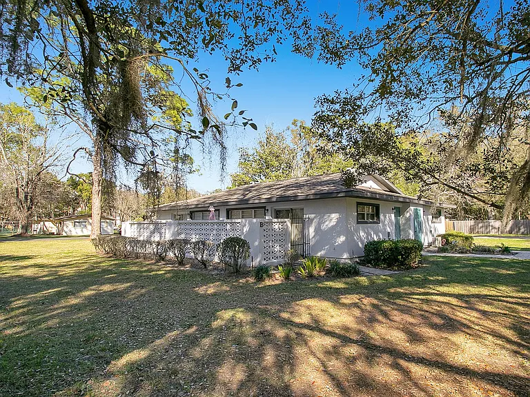 1820 NW 10th St — Photo 23
