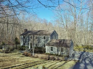 25 Mount Holly Rd E, Katonah, NY 10536