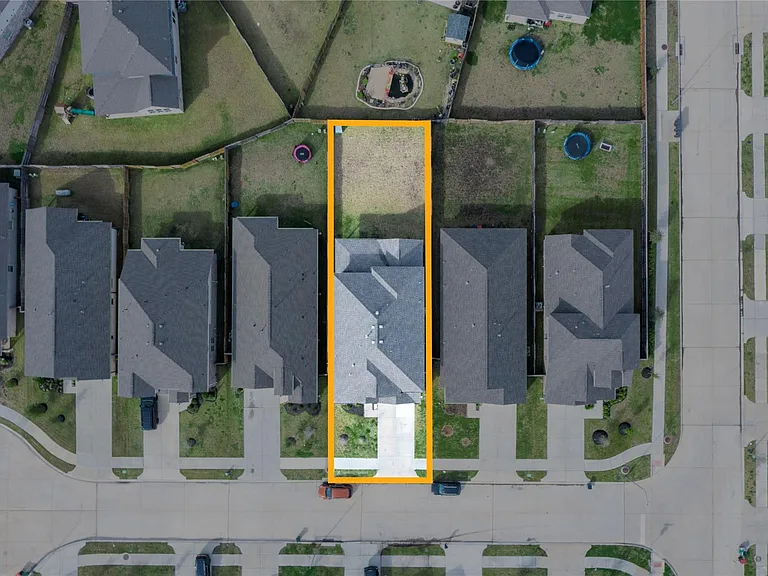 208 Cambria Green Ln — Photo 38