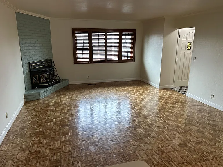 2040 Barbour Dr — Photo 7