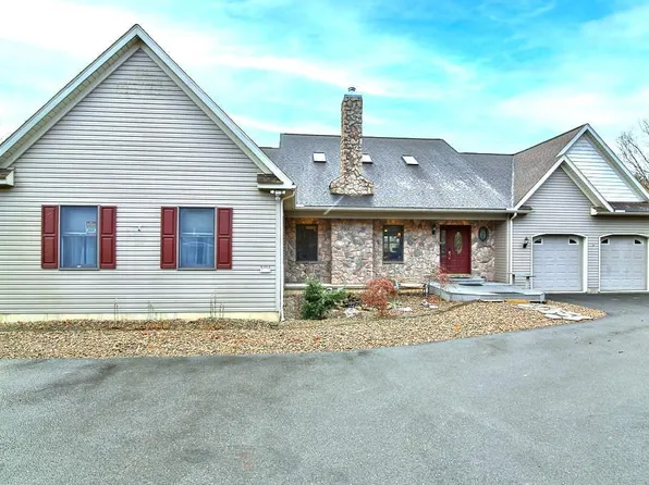 375 Jefferson St, Lehighton, PA 18235