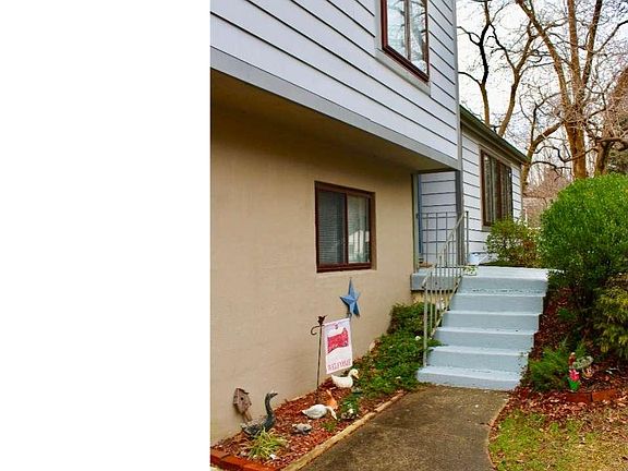 3rd image of 28 N Fawn Dr