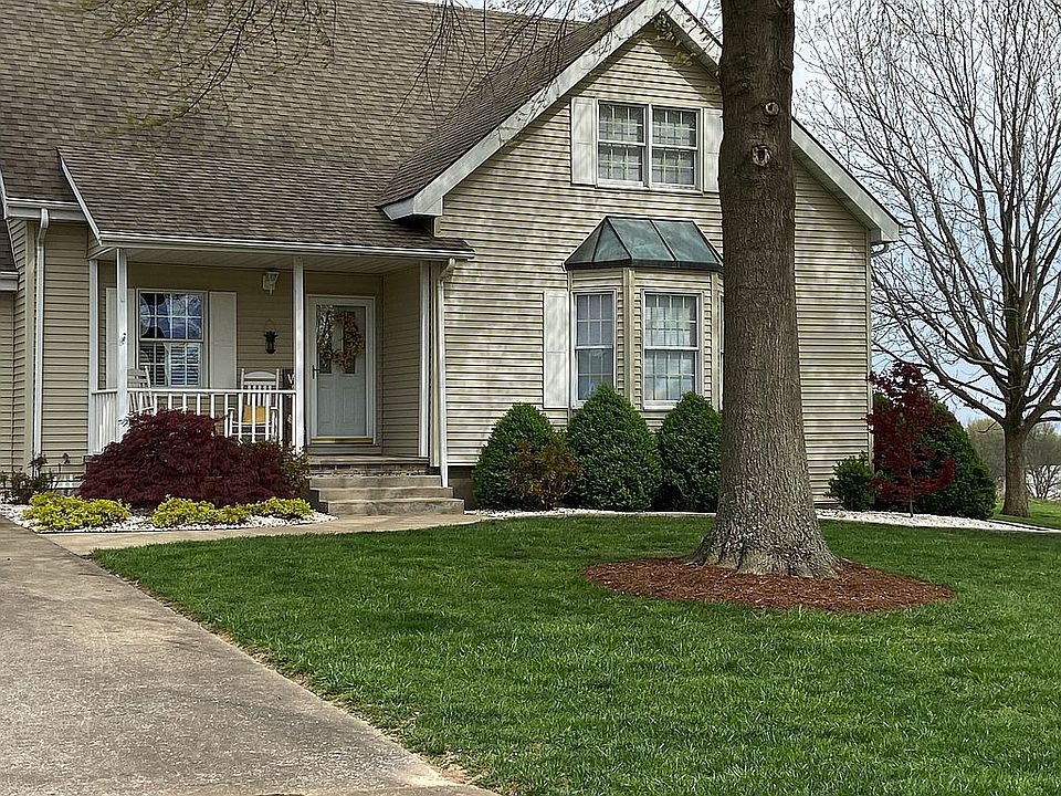 1st image of 906 Pheasant Cove Dr