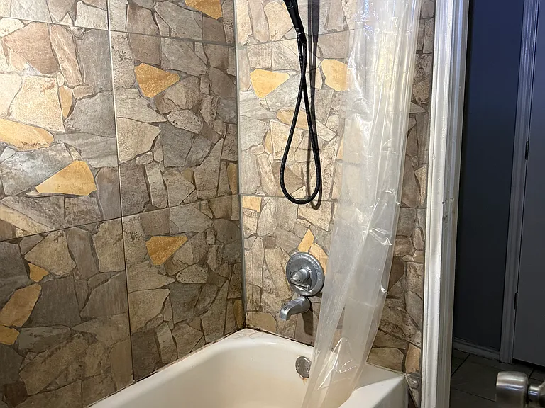 702 Scott Dr — Photo 15