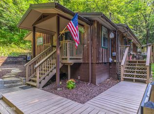 305 Shields View Dr, Gatlinburg, TN 37738