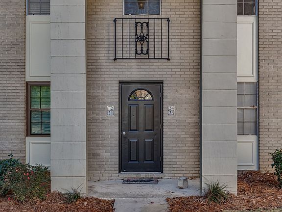3rd image of 1951 N Meridian Rd APT 21