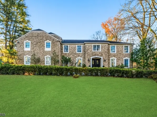 27 Pine Hill Rd, Old Tappan Boro, NJ 07675