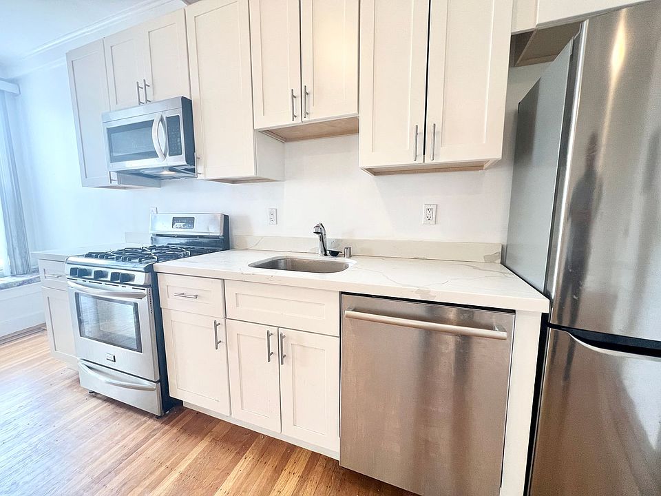 1st image of 961 Pine St APT 19