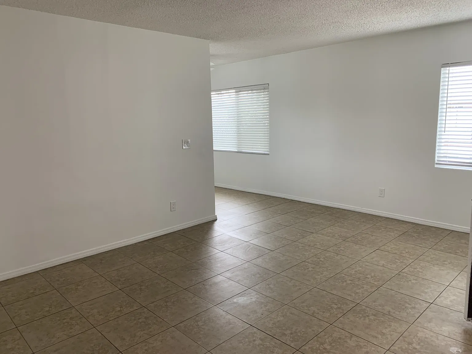 2 bed, 725 sqft, $2,400 — Photo 1