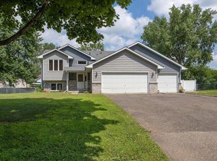8482 Magnolia St NW, Coon Rapids, MN 55433