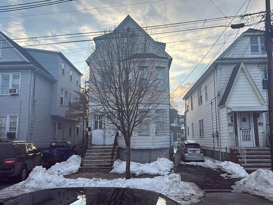 1st image of 27 Donald St