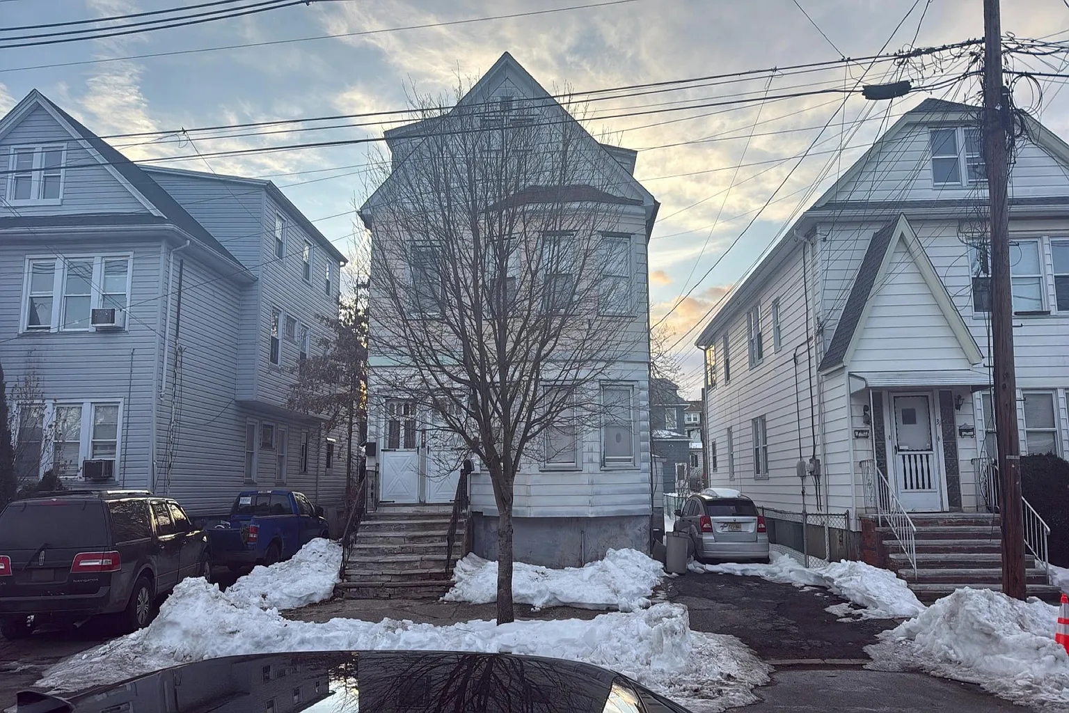 27 Donald St photo 1