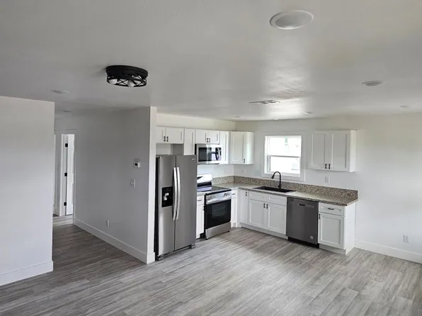 1513 N Springfield St Unit C, Berryville, AR 72616