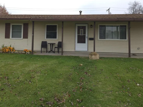 1041 Galbraith Dr, Clinton, IA 52732