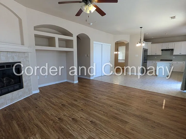 8827 Hampton Ave NE — Photo 7