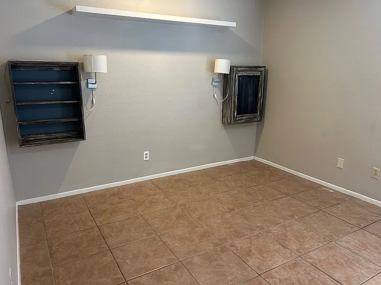 1320 W 3rd St — Photo 9