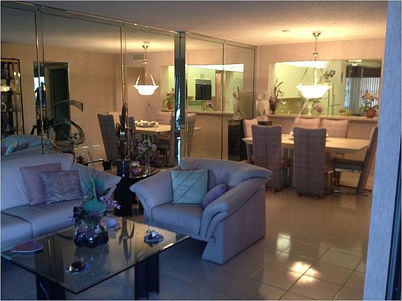 4th image of 7231 Fairfax Dr