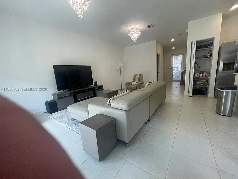 728 SE 14th Ct — Photo 33