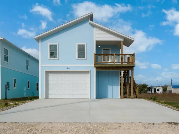 1719 S Verne St, Rockport, TX 78382