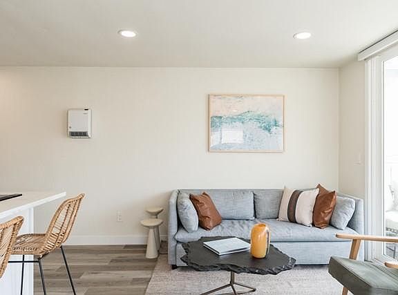 4th image of 725 Redondo Ct Unit 25