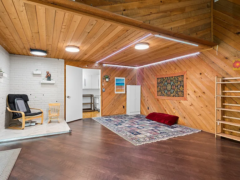 3573 NE Olympic St — Photo 22