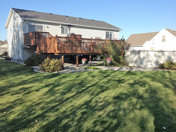 3rd image of 453 Prescott Pl