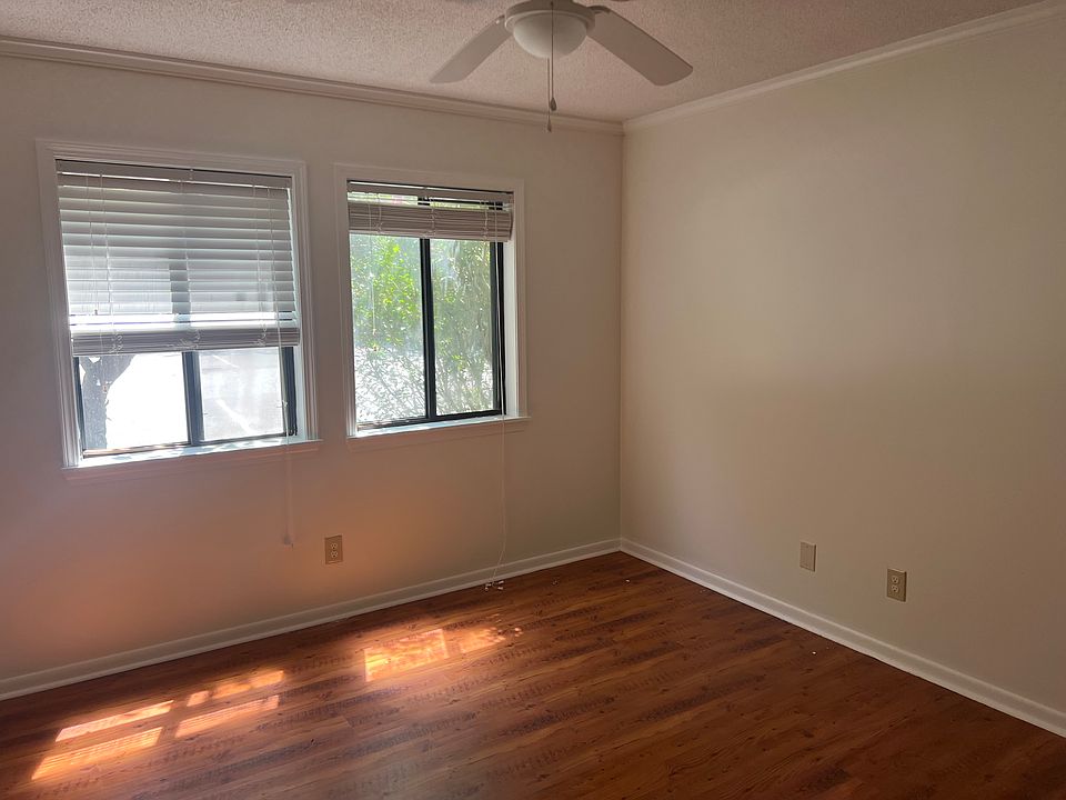 1st image of 23 Lake Dr APT F3
