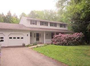 111 Edgewood Dr, Averill Park, NY 12018