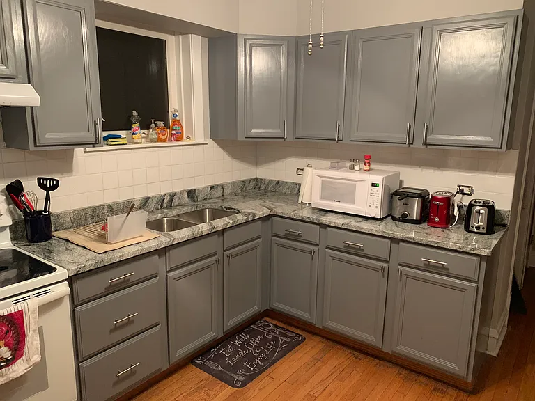 5540 N Austin Ave #2 — Photo 5