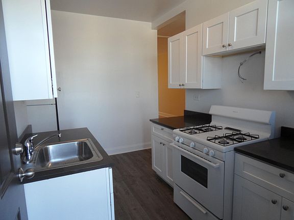 5th image of 6402 N Hermitage Ave APT 3