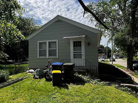 4th image of 1002 Rochester Ave