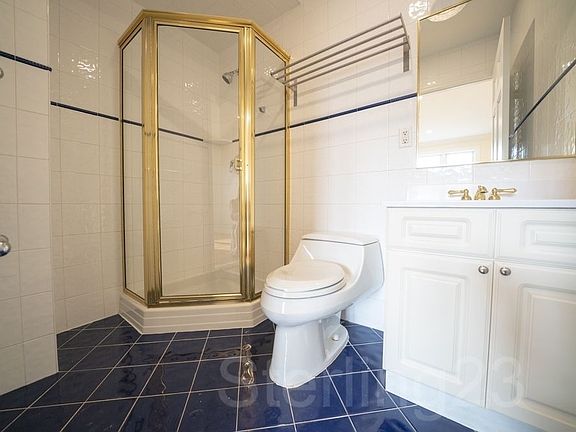 3rd image of 2821 Astoria Blvd #1