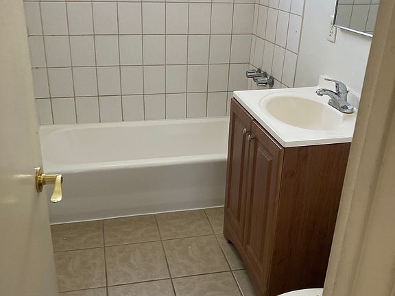 4th image of 616 S Santa Anita Ave #5
