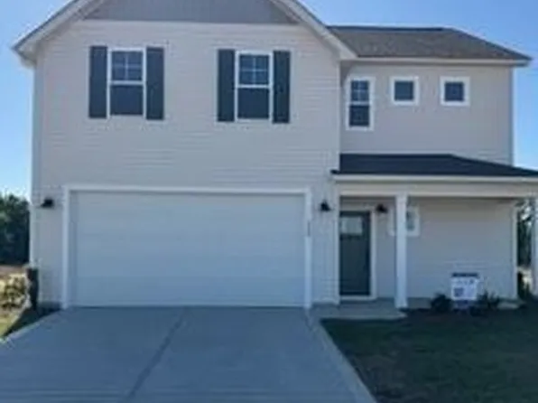 240 Peeler Cir, Raeford, NC 28376